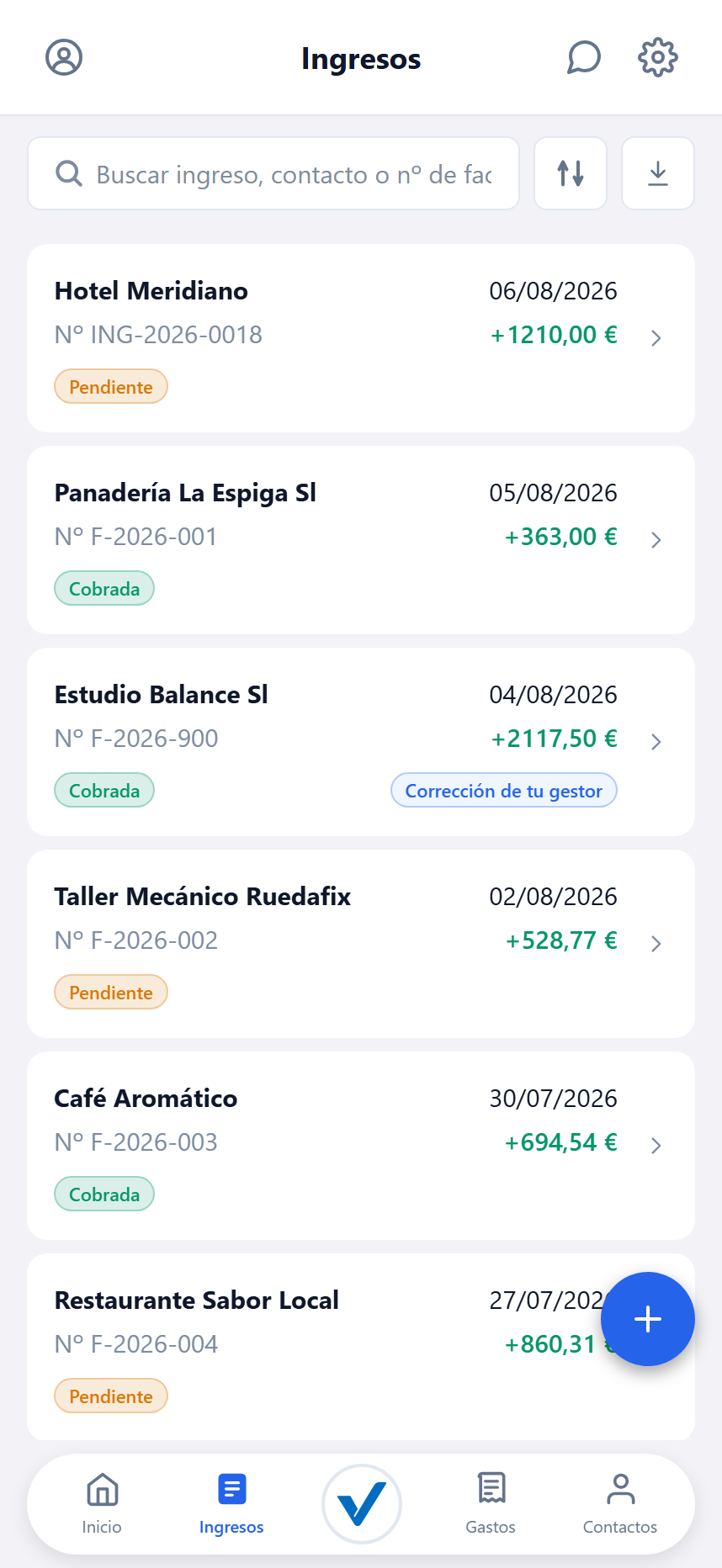 Lista de ingresos en la app, con cliente, importe y estado de cobro